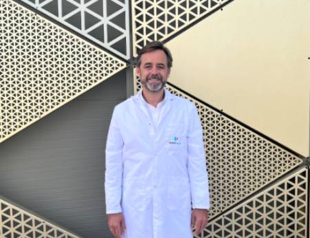 El doctor Manuel Romero, jefe de servicio de Reumatología del Hospital Quirónsalud Córdoba.