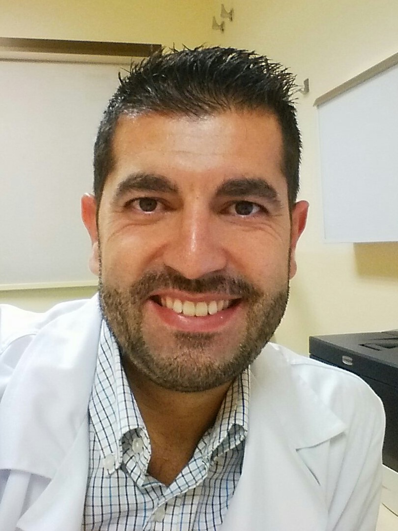 Dr. Víctor Delgado Alcalá