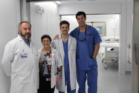 2019 01 28 De izda. a dcha, los doctores Aguado, Pérez, Villalba y Crespo a la entrada del bloque quirúrgico de la FJD