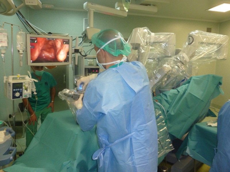 Hospital Quirónsalud Barcelona ya ha realizado 450 intervenciones con el programa de cirugía robótica