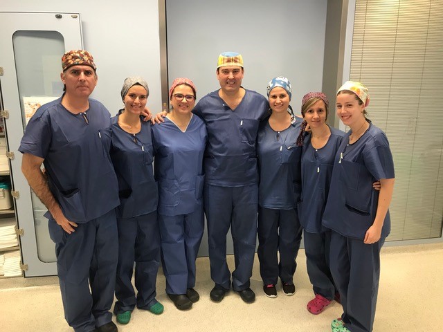 2019 01 31 El Dr. Durán, junto al resto del equipo de profesionales del hospital que realizó la intervención