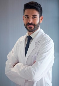 DR. ALBERTO ALIAGA - pequeño