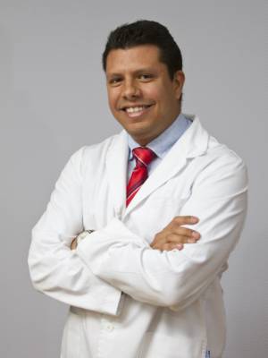 Dr. Andrés Salazar