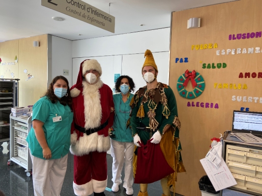 Santa Claus visita el Hospital Quirónsalud Barcelona 4