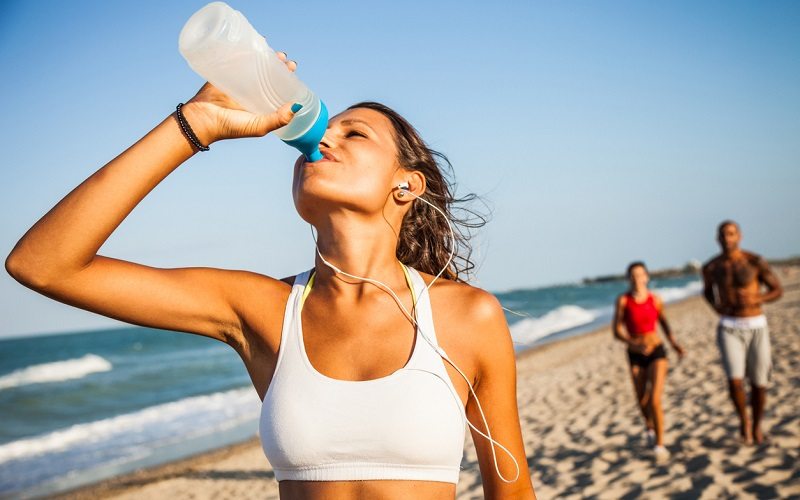 ¡Ojo con la retención de líquidos en verano!