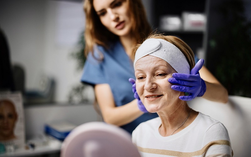 Cómo definir el contorno facial sin cirugía