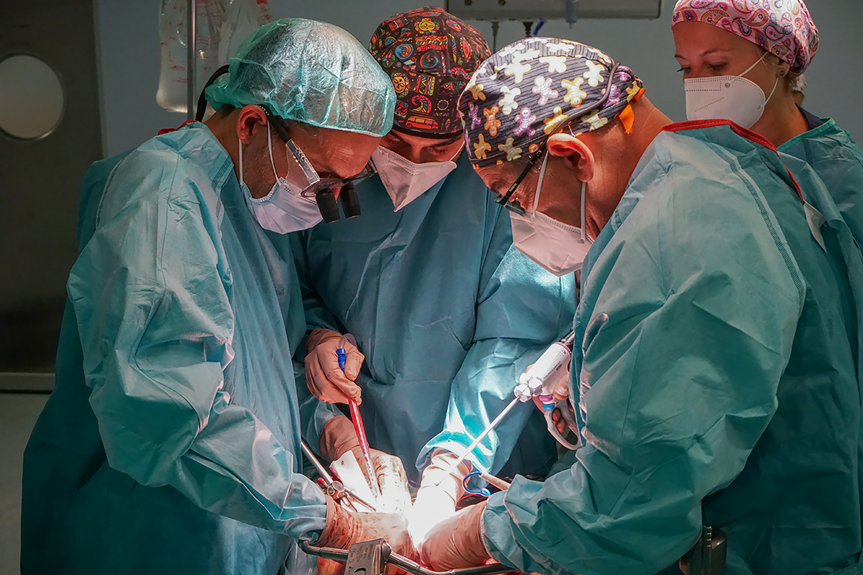 Equipo de Cirugía QS Málaga. Dr. César Ramírez a la izquierda copia