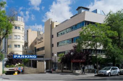 Acceso al parking del Hospital Quirónsalud San José